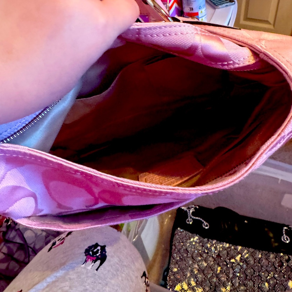 ***COACH LIGHT PINK PURSE***
